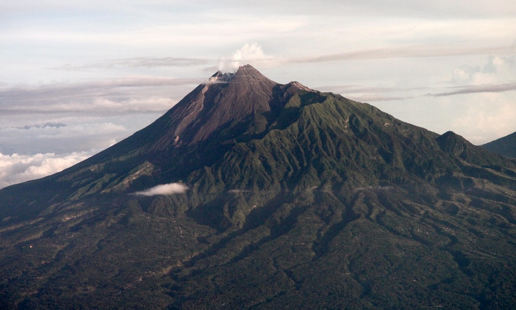  Gunung Merapi  Gunung  Berapi Paling Aktif di Indonesia