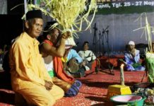 Upacara Belian Suku Petalangan Riau