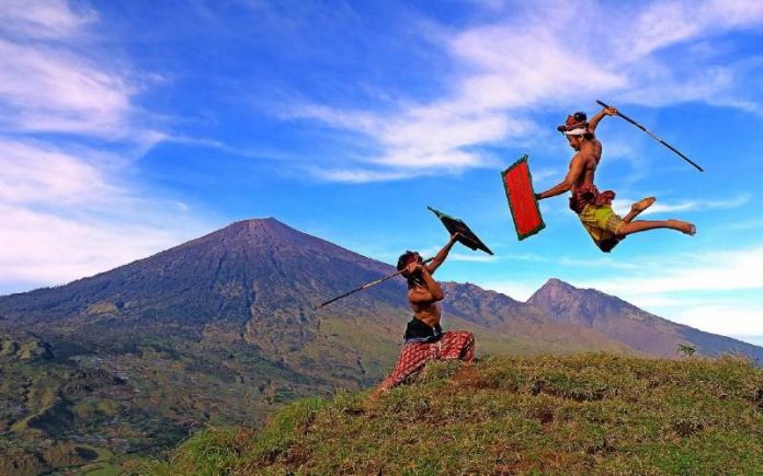 Tradisi Presean Suku Sasak Lombok