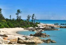 Pantai Punai di kawasan Geopark Belitung.