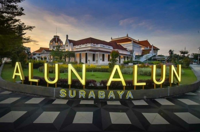 Alun-alun Surabaya