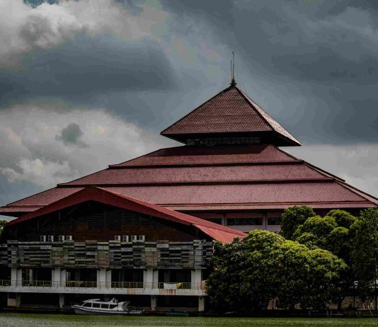 7 Universitas Tertua di Indonesia