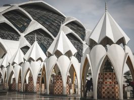 7 Masjid Terindah di Indonesia dengan Arsitektur Menakjubkan masjid