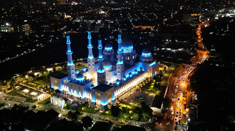 Masjid Raya Sheikh Zayed Solo