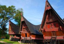 Rumah Bolon