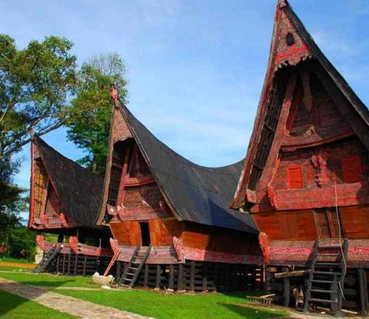 Rumah Bolon, Rumah Adat Sumatra Utara Rumah Bolon