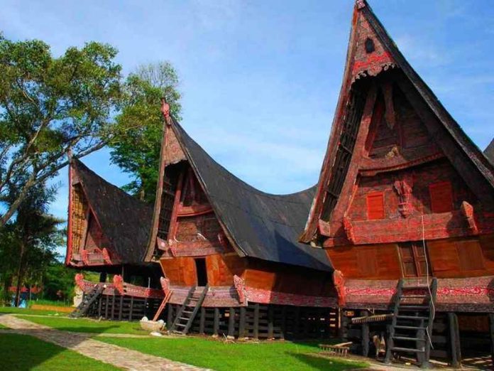 Rumah Bolon